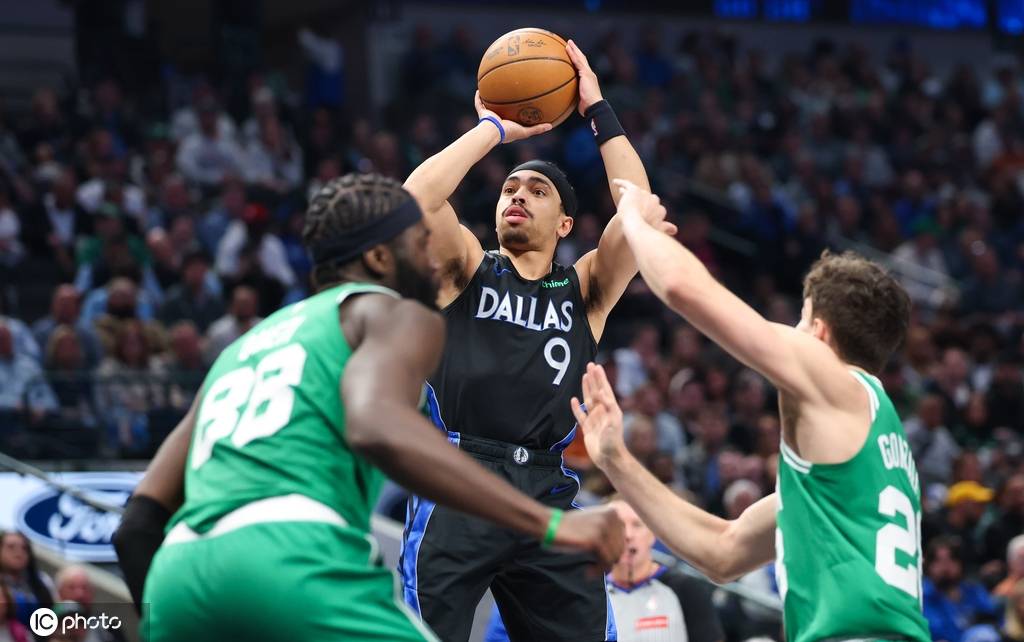 布朗33+11弗拉格空砍36分 凯尔特人胜独行侠